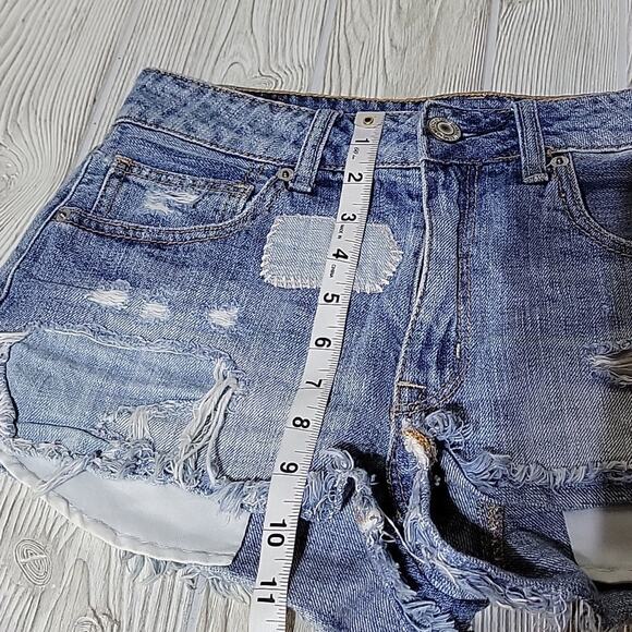 American Eagle Hi-Rise Shortie Patch Distressed Jean Shorts Womens Size 6 - Picture 4 of 10